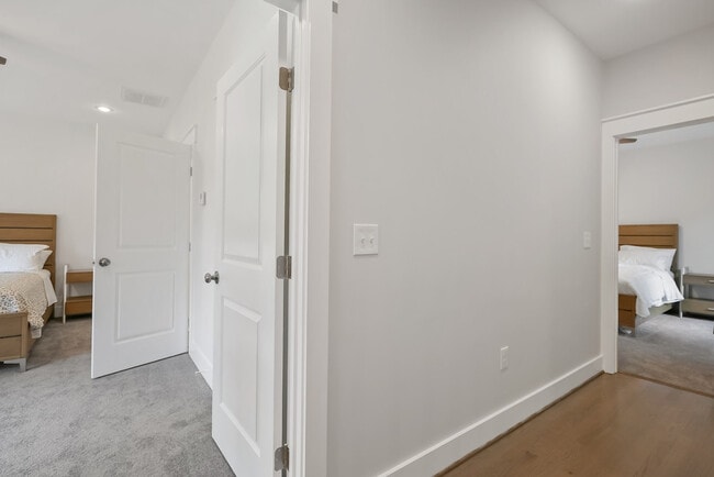 Building Photo - 4400 Weyburn Dr