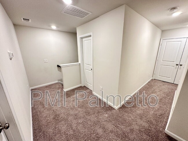 Building Photo - 335 Chetsley Dr