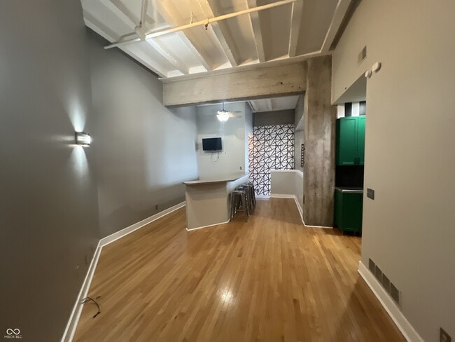 Building Photo - 611 N Park Ave