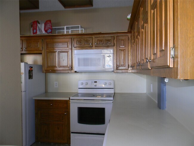 Building Photo - 2315 The Strand