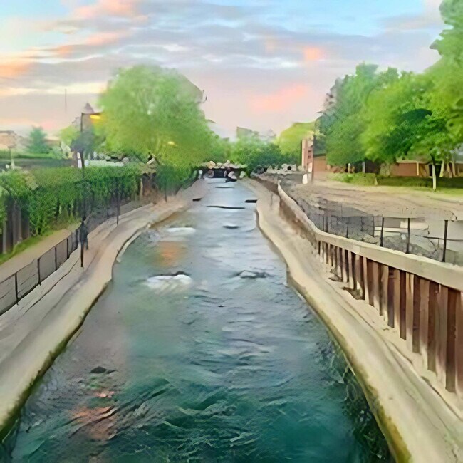 Building Photo - 426 E Pokagon St