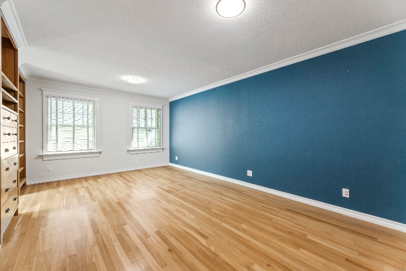 Building Photo - 5713 W 79th St