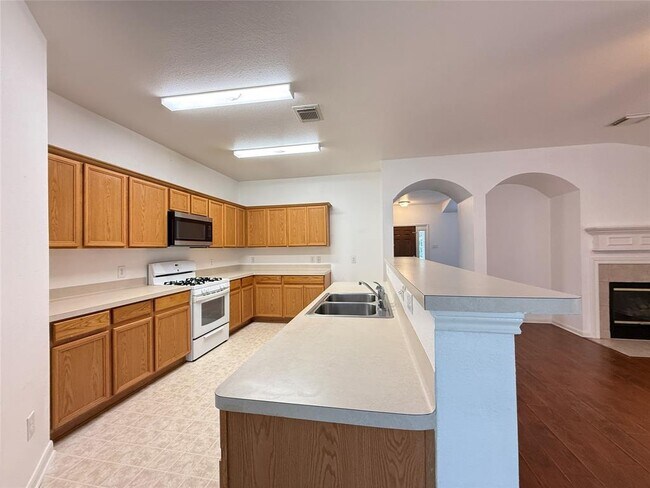 Building Photo - 522 Cedar Branch Dr