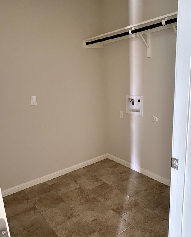 Building Photo - 2904 Tempe Dr