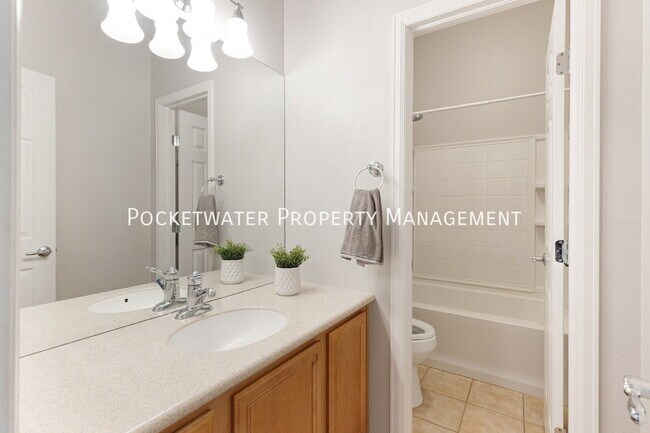 Building Photo - 3533 Parkside Center Dr