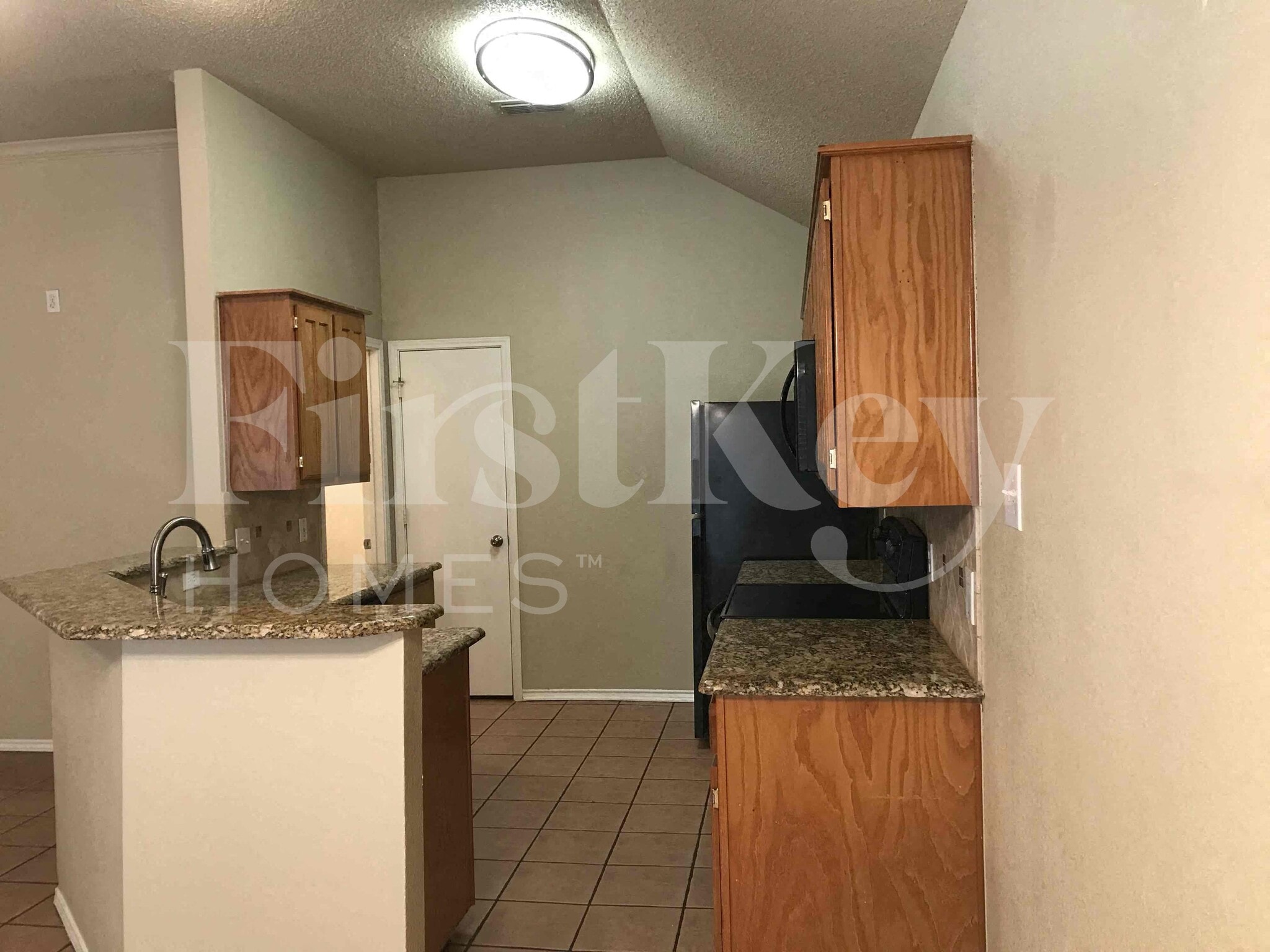 Building Photo - 1371 Gainsborough Way