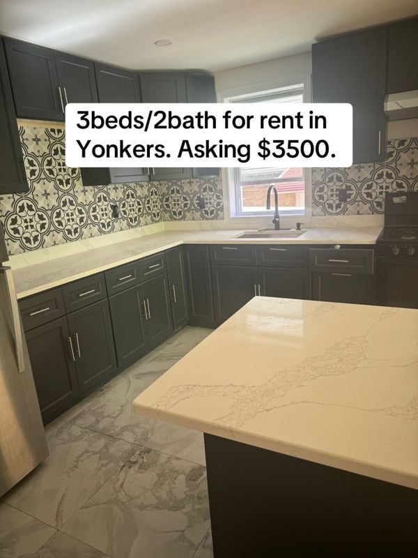 Building Photo - 39 Spruce St