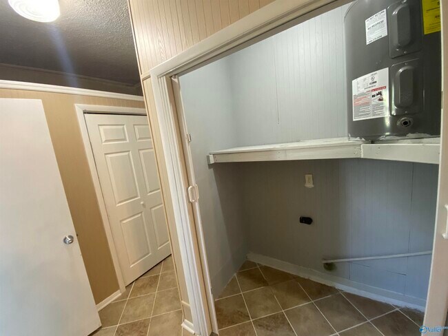 Building Photo - 512 Clift Dr