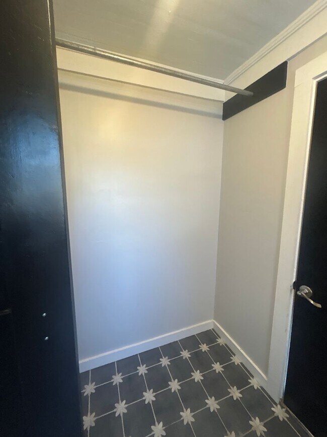 Building Photo - 266 Lilly Way