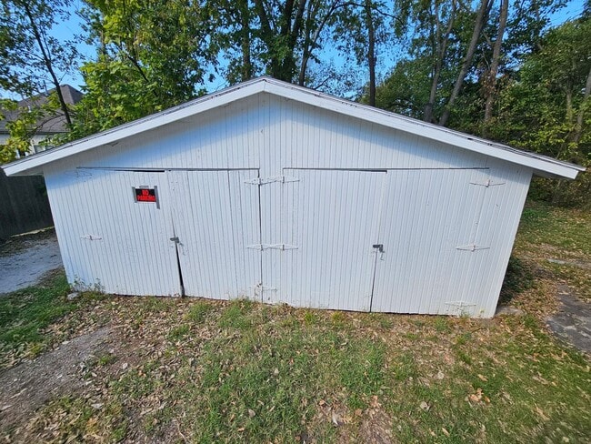 Building Photo - Spacious Home-Benton Stephens Neighborhood