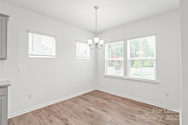 Building Photo - 15922 Parkside crossing Dr