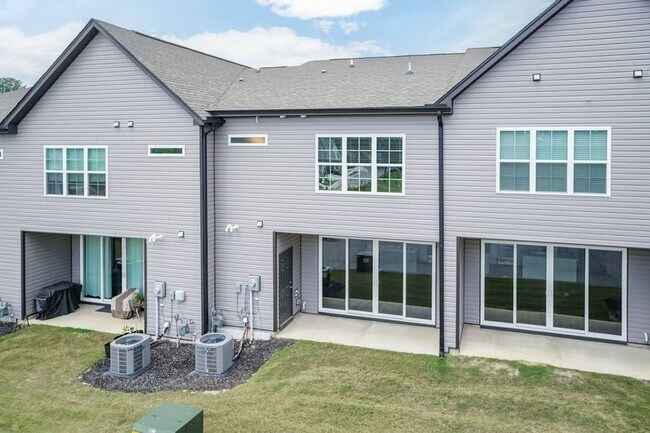 Building Photo - Now Leasing: Brand New Townhome in Rolesvi...