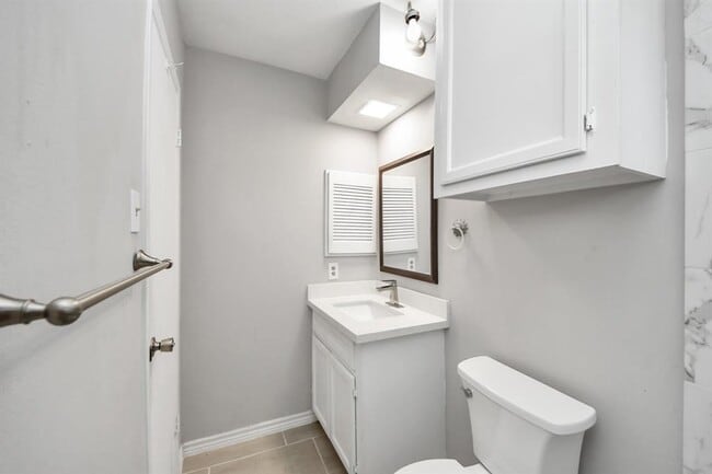 Building Photo - 15135 Chipman Ln.