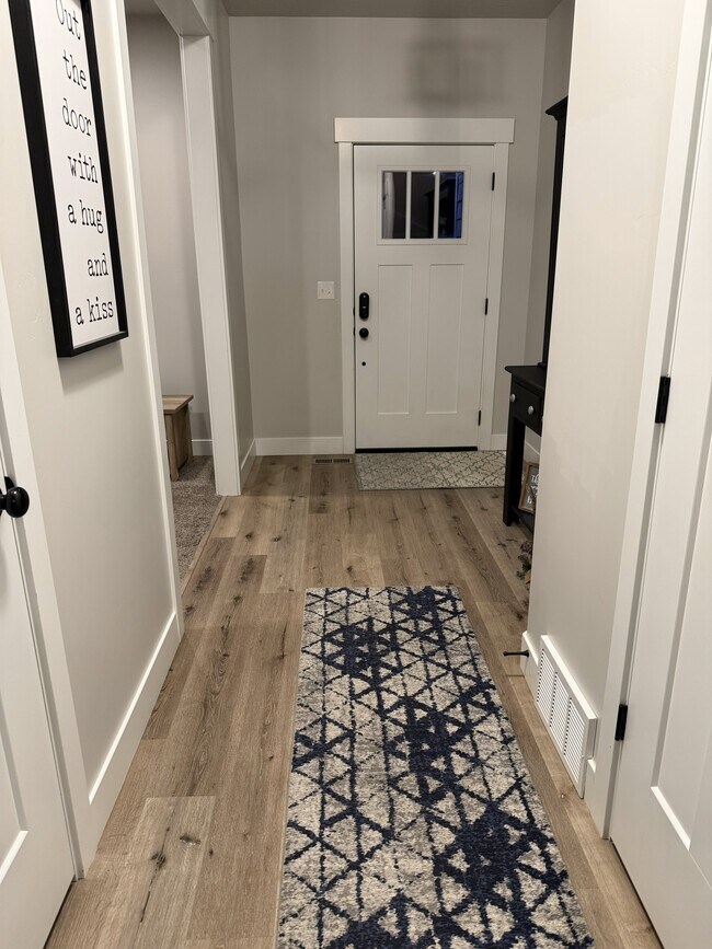 Building Photo - 46 S 2920 W