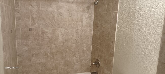 Building Photo - 2106 Wilshire Park Dr