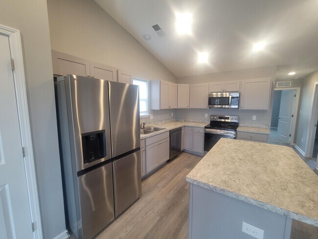 Building Photo - 8080 Driftwood Lp