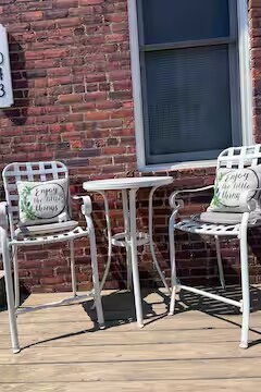 Building Photo - 1043-CG S Pine St