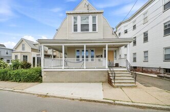 Building Photo - 32 Irwin St