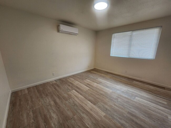 Building Photo - Alamo Apartments 6333