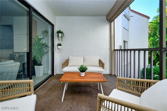 Building Photo - 592 Beachwalk Cir