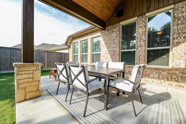 Building Photo - 15426 Hill Country Oaks Ln