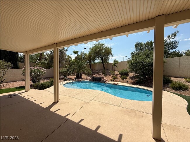 Building Photo - 2113 Desert Pines St