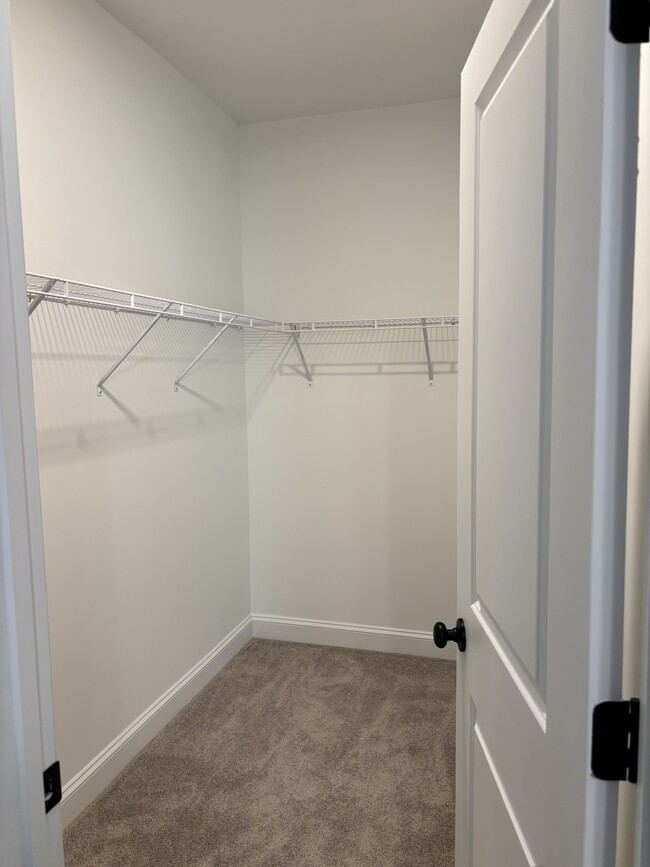 Building Photo - 1077 Gibson St