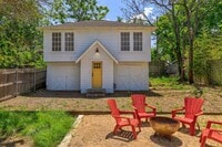 Building Photo - 305 Lockhart Dr