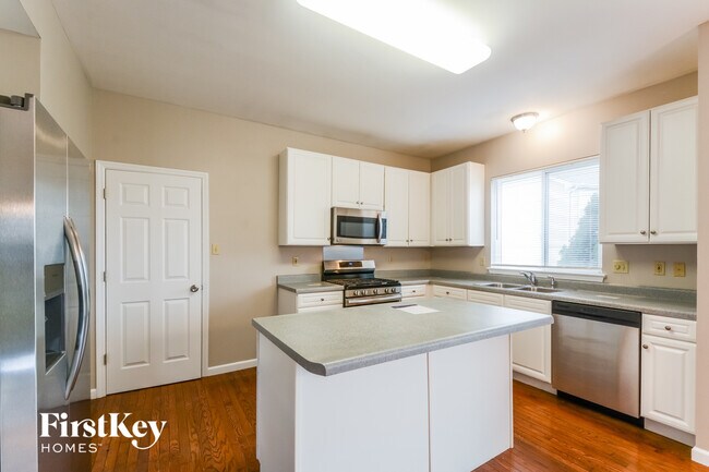 Building Photo - 218 Greenshire Ln