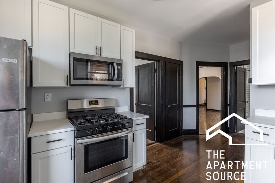 Building Photo - 3823 N Drake Ave