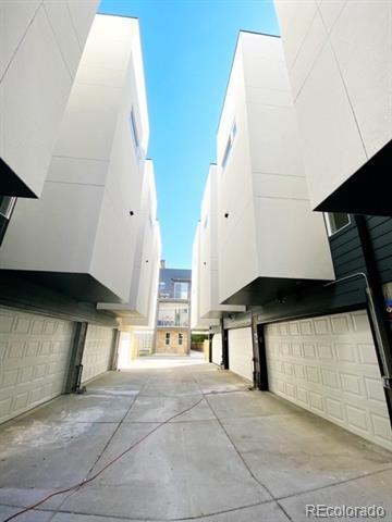 Building Photo - 2790 W 25th Ave