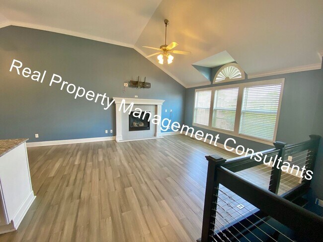 Building Photo - 3 Bedroom in Lees Summit School District