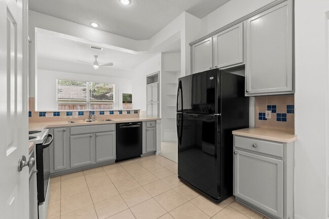 Building Photo - 72 S Piper Trace
