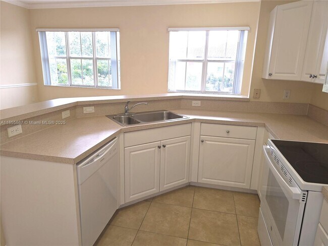 Building Photo - 4706 SW 160th Ave