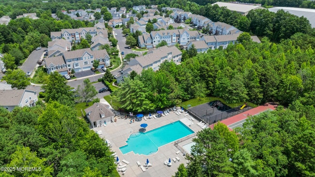 Building Photo - 318 Bernard Dr