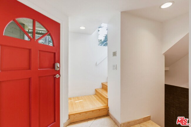 Building Photo - 832 15th St