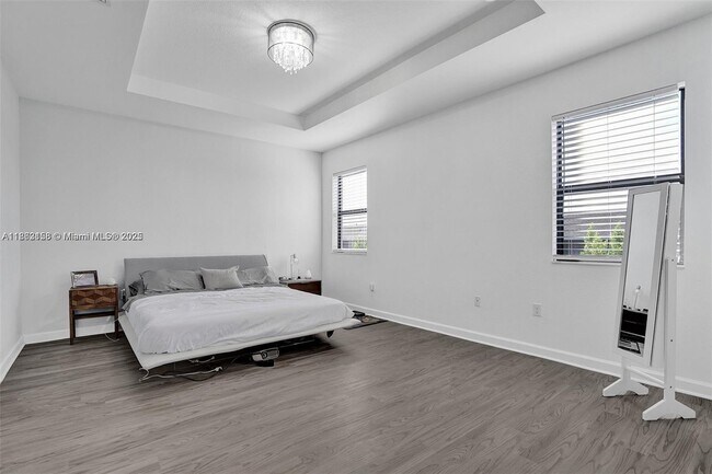 Building Photo - 268 NE 210th Way
