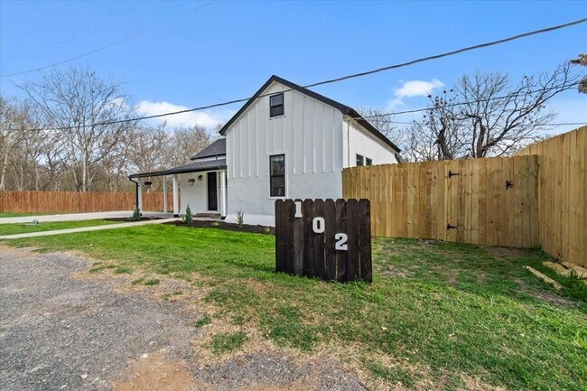 Building Photo - 102 East St