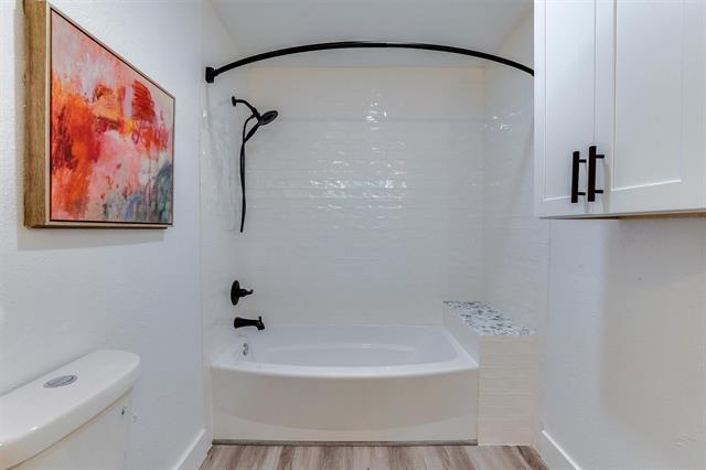 Building Photo - 9962 Larchbrook Dr