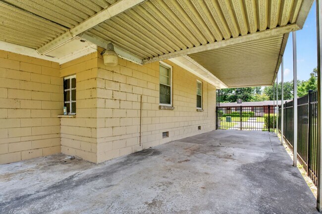 Building Photo - 1802 Fitzgerald St