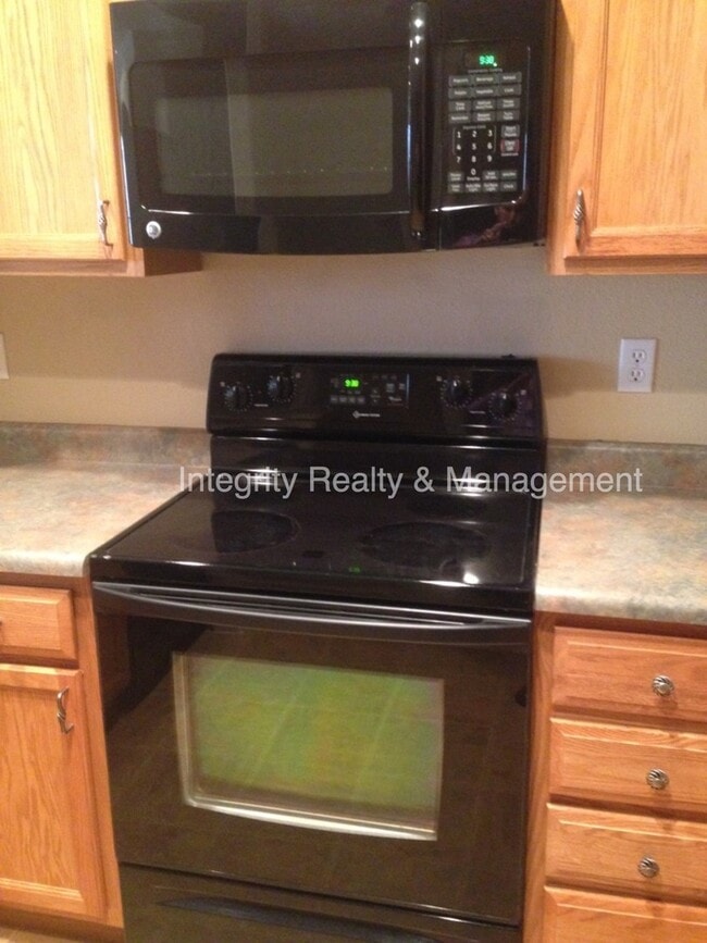 Building Photo - 1381 Royal Troon Dr