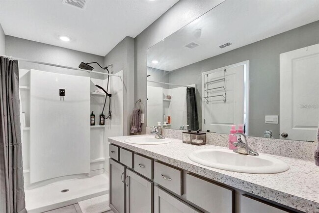 Building Photo - 2942 Rock Sound St