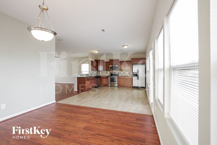 Building Photo - 1732 Larne Cir