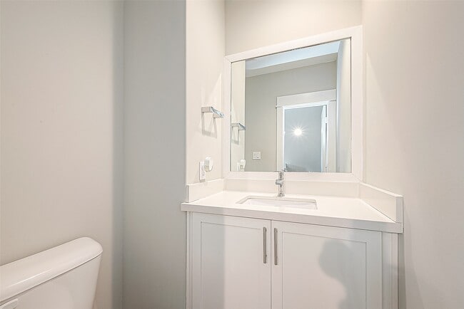 Building Photo - 712 Clark St