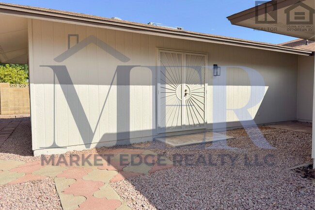 Building Photo - 3Bed/3Bath Home in 55+ Age Restricted Community in Sun City West! Move-In Ready on 06/04/2026! --...