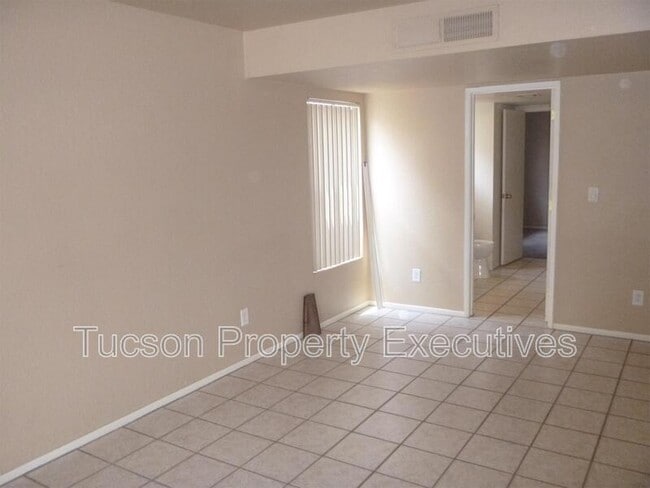 Building Photo - 9472 N Albatross Dr