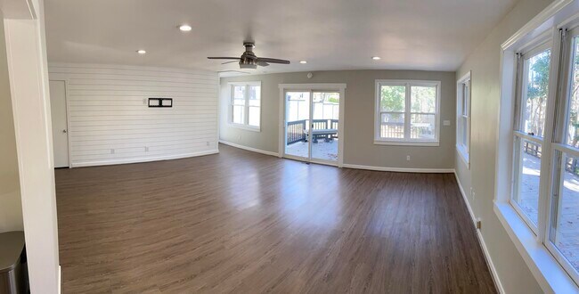 Building Photo - 1124 Theresa Ct