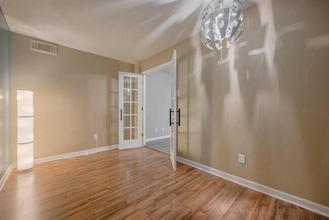 Building Photo - 836 Wax Myrtle Ln