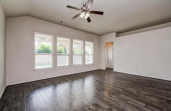Building Photo - 15618 Whispering Green Dr