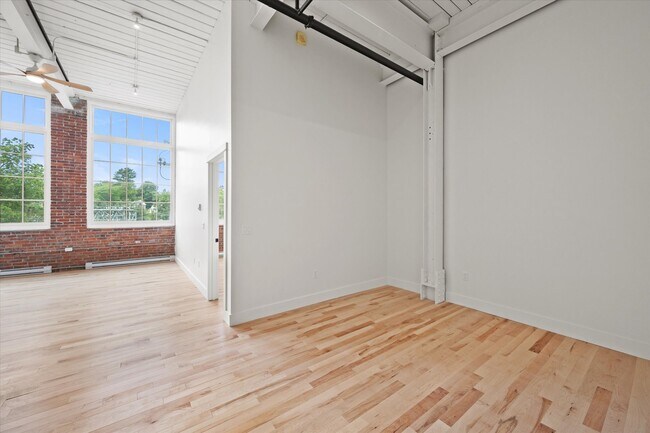 Building Photo - Spinning Mill